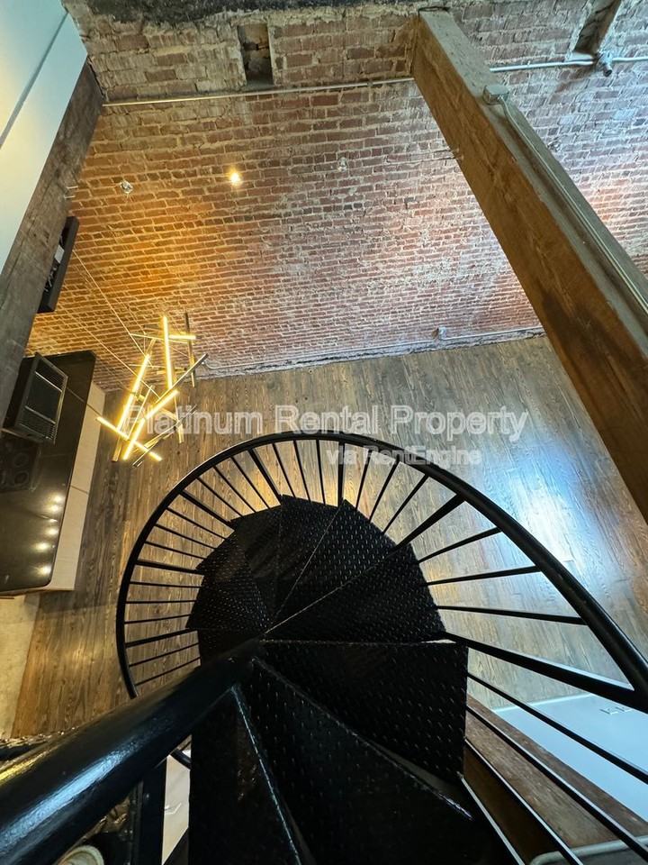 326 Nelson St Sw #208 - Photo 5 of 50