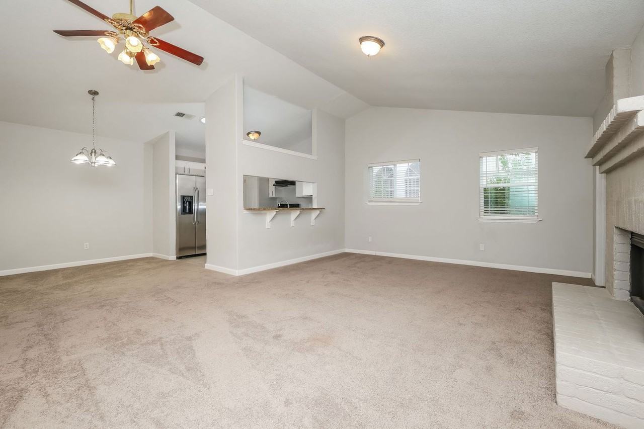2730 Bear Springs Dr - Photo 6 of 26