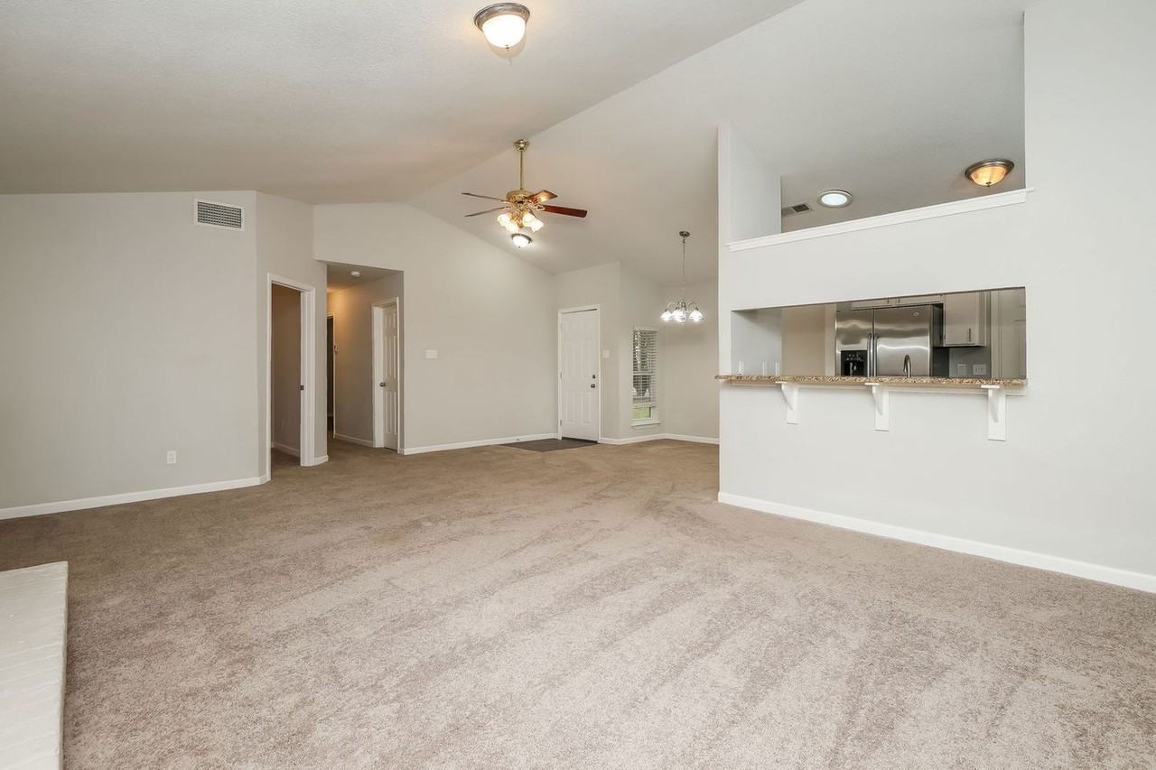 2730 Bear Springs Dr - Photo 7 of 26