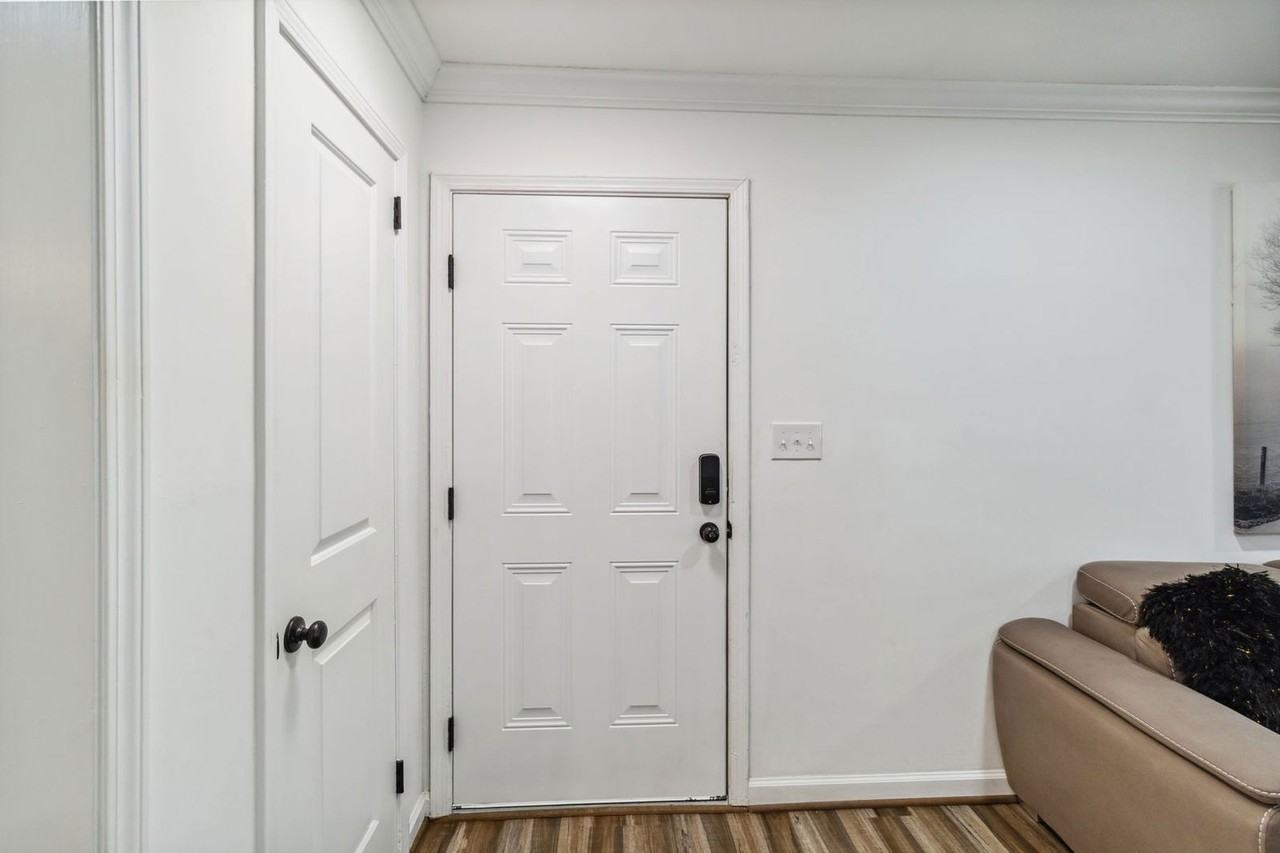 1004 Patton Creek Ln - Photo 2 of 26