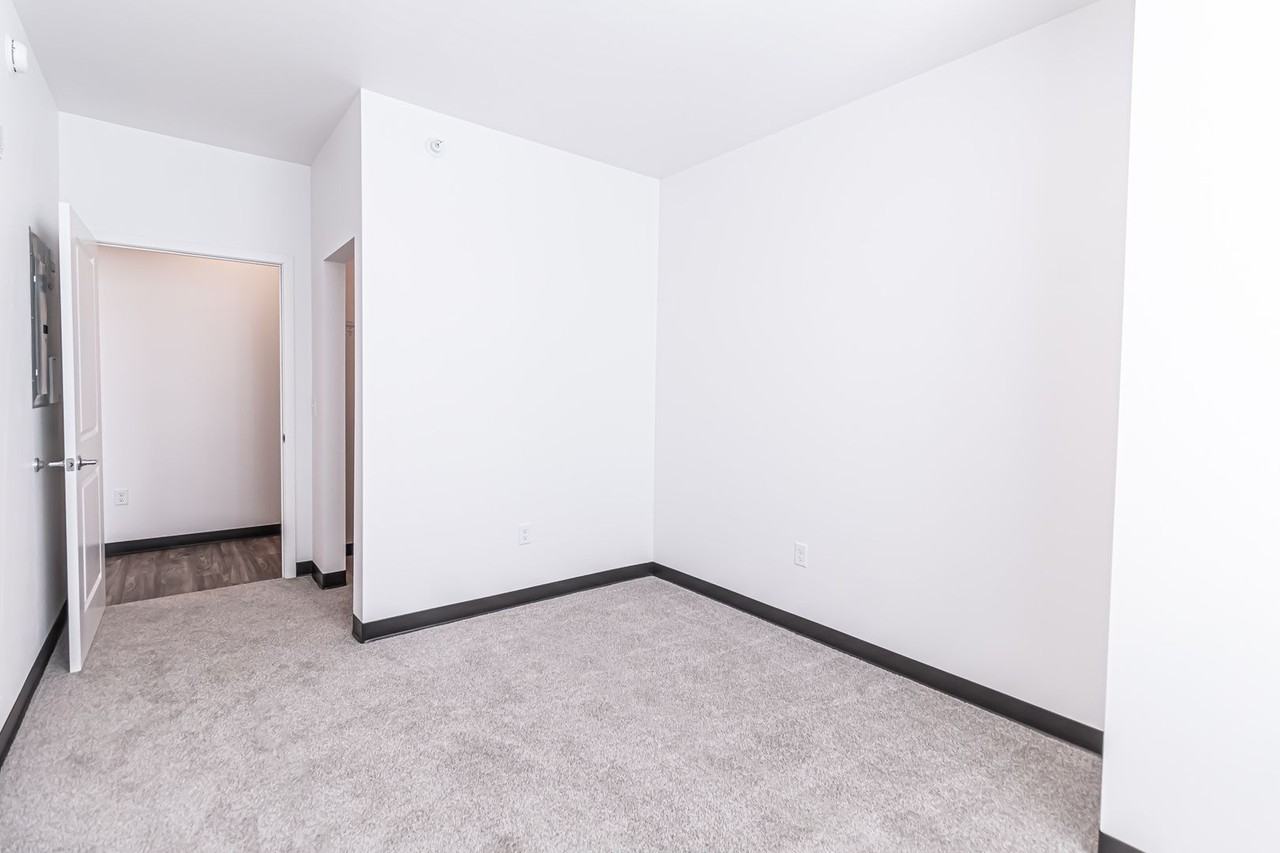 The View on University Apartments - Photo 3 of 50