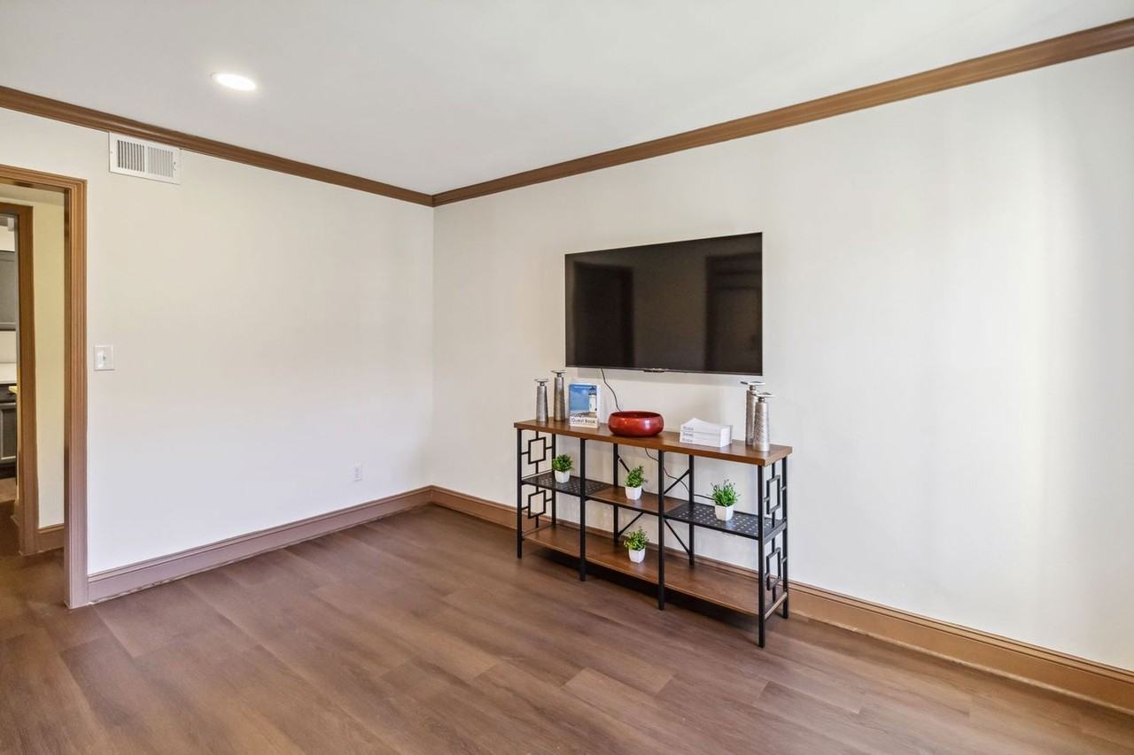 906 Chapel Creek Dr - Photo 5 of 22