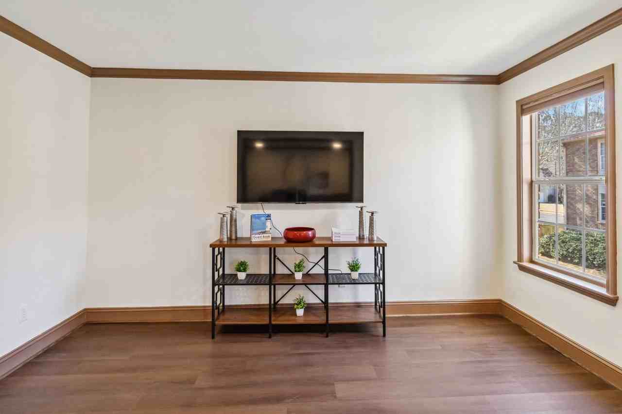 906 Chapel Creek Dr - Photo 6 of 22