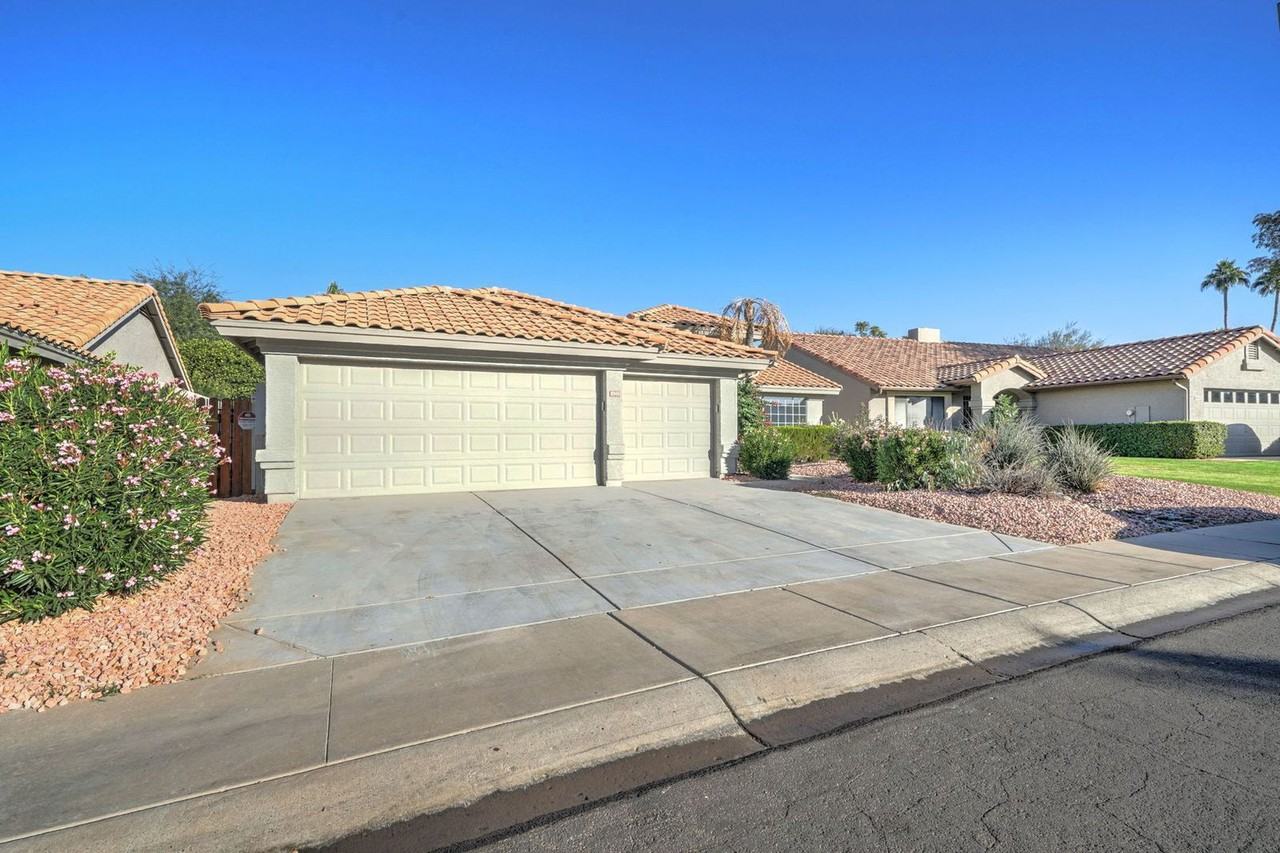 8940 E Palm Ridge Dr - Photo 3 of 41