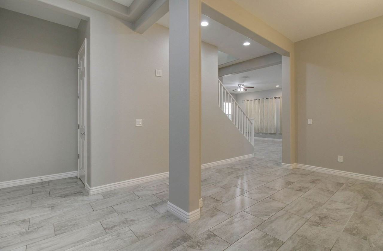 4617 E Walter Way - Photo 7 of 50