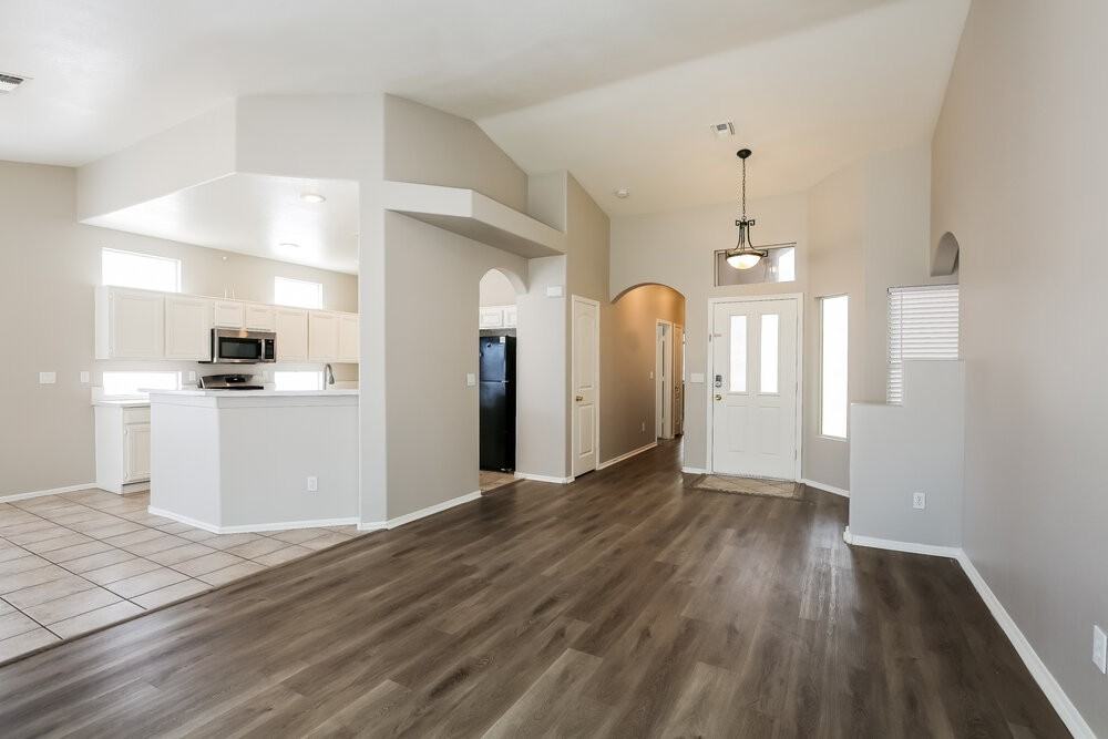 5637 Island Mist St - Photo 5 of 16