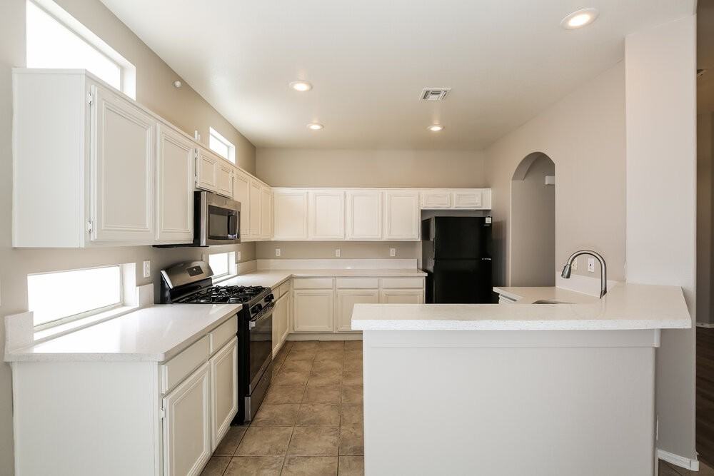 5637 Island Mist St - Photo 7 of 16