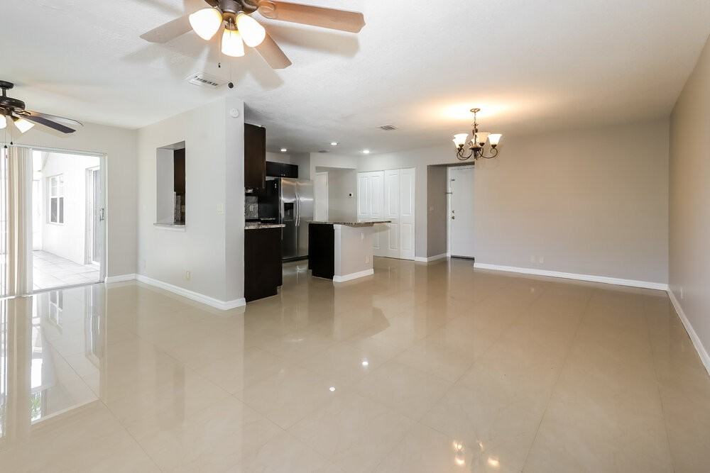 10045 Country Brook Rd - Photo 6 of 17