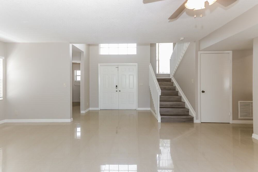 10045 Country Brook Rd - Photo 7 of 17