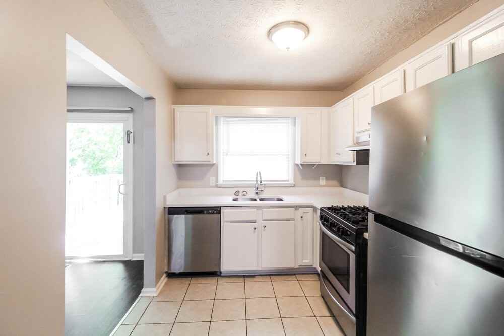 1774 Camperdown Cir - Photo 6 of 17