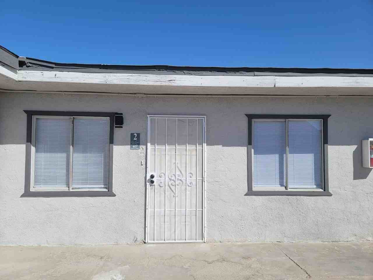 1637 Palm St - Photo 3 of 26