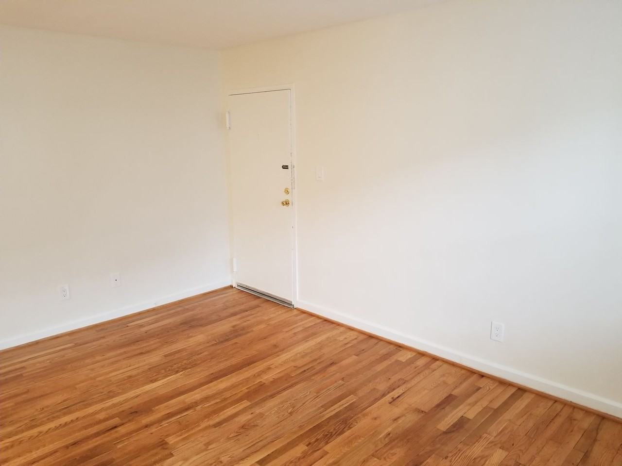 1215 N Quinn Street - Photo 5 of 22