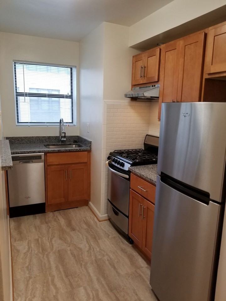 1215 N Quinn Street - Photo 7 of 22