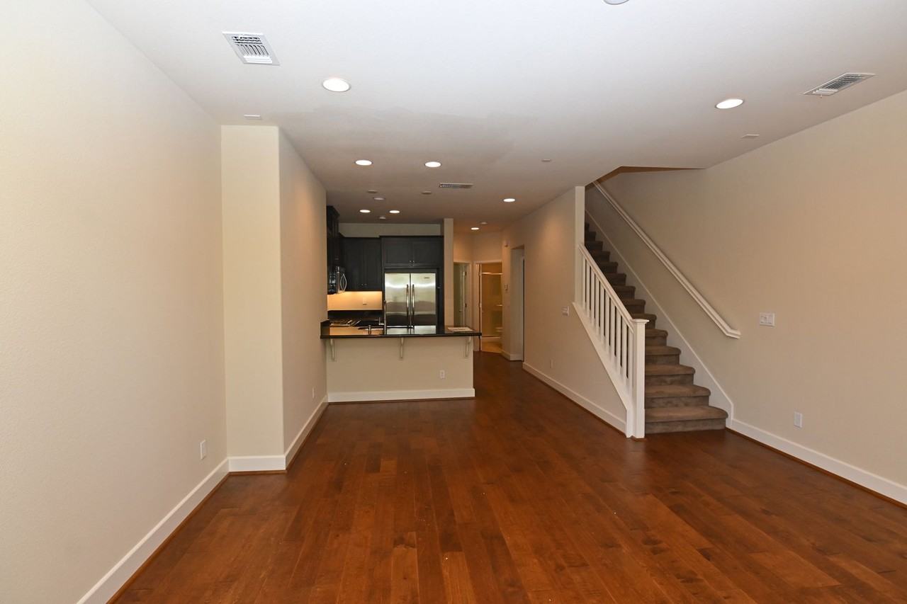 6543 Tralee Village Dr - Photo 2 of 41