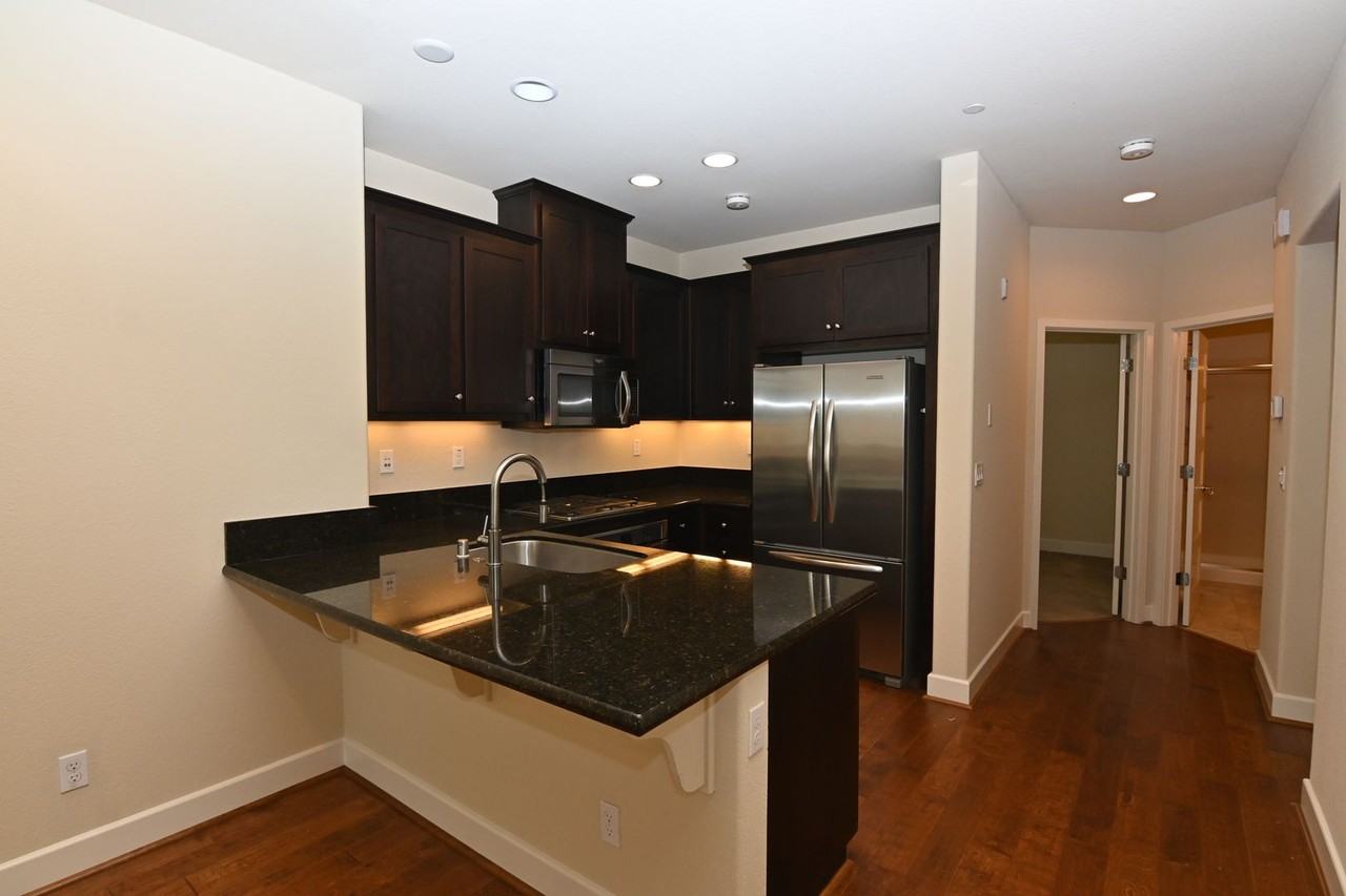 6543 Tralee Village Dr - Photo 3 of 41