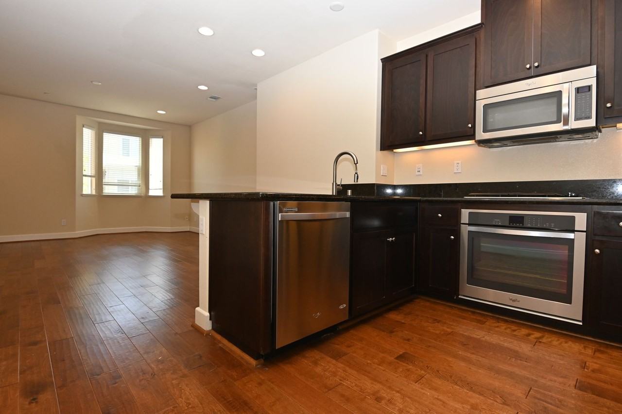 6543 Tralee Village Dr - Photo 4 of 41