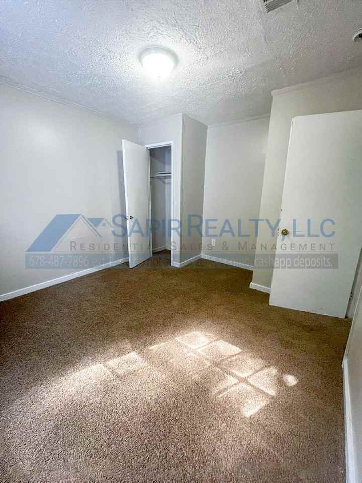 1724 Lisbon Dr Sw - Photo 3 of 9