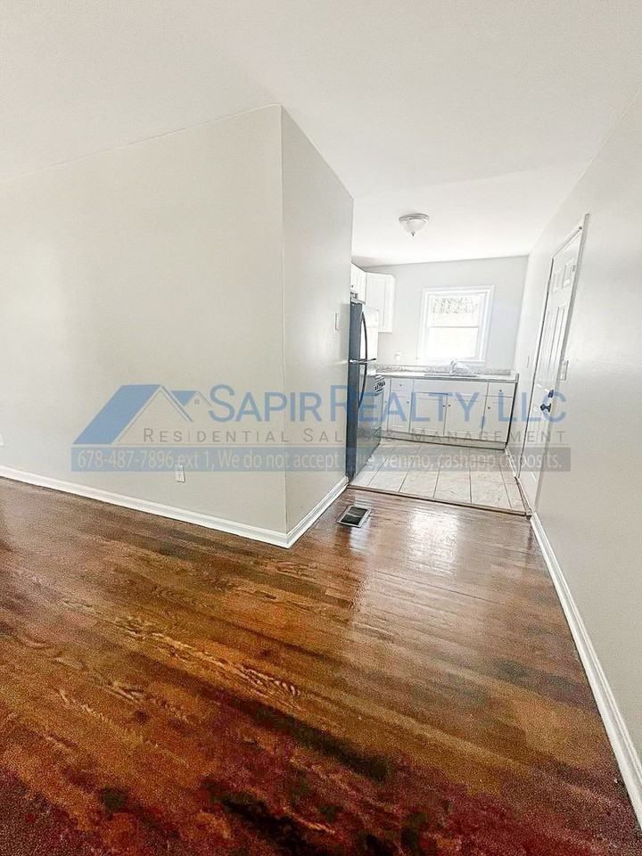 2734 Browntown Rd Nw - Photo 3 of 11