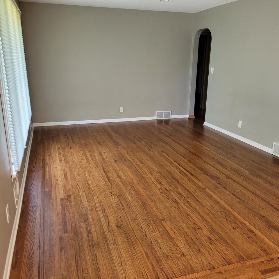 956 Market St S - Photo 5 of 11