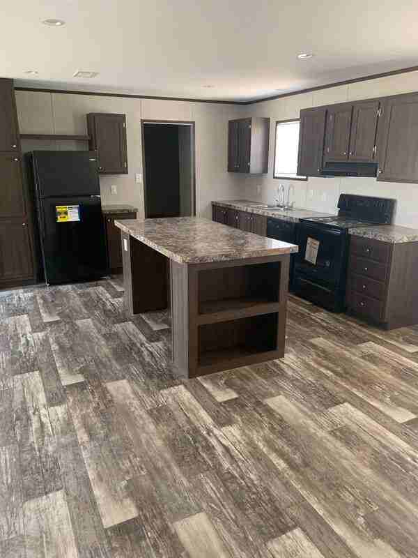 655 Mustang Dr - Photo 2 of 10