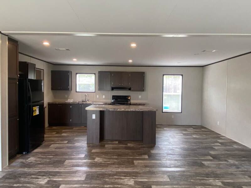 655 Mustang Dr - Photo 3 of 10