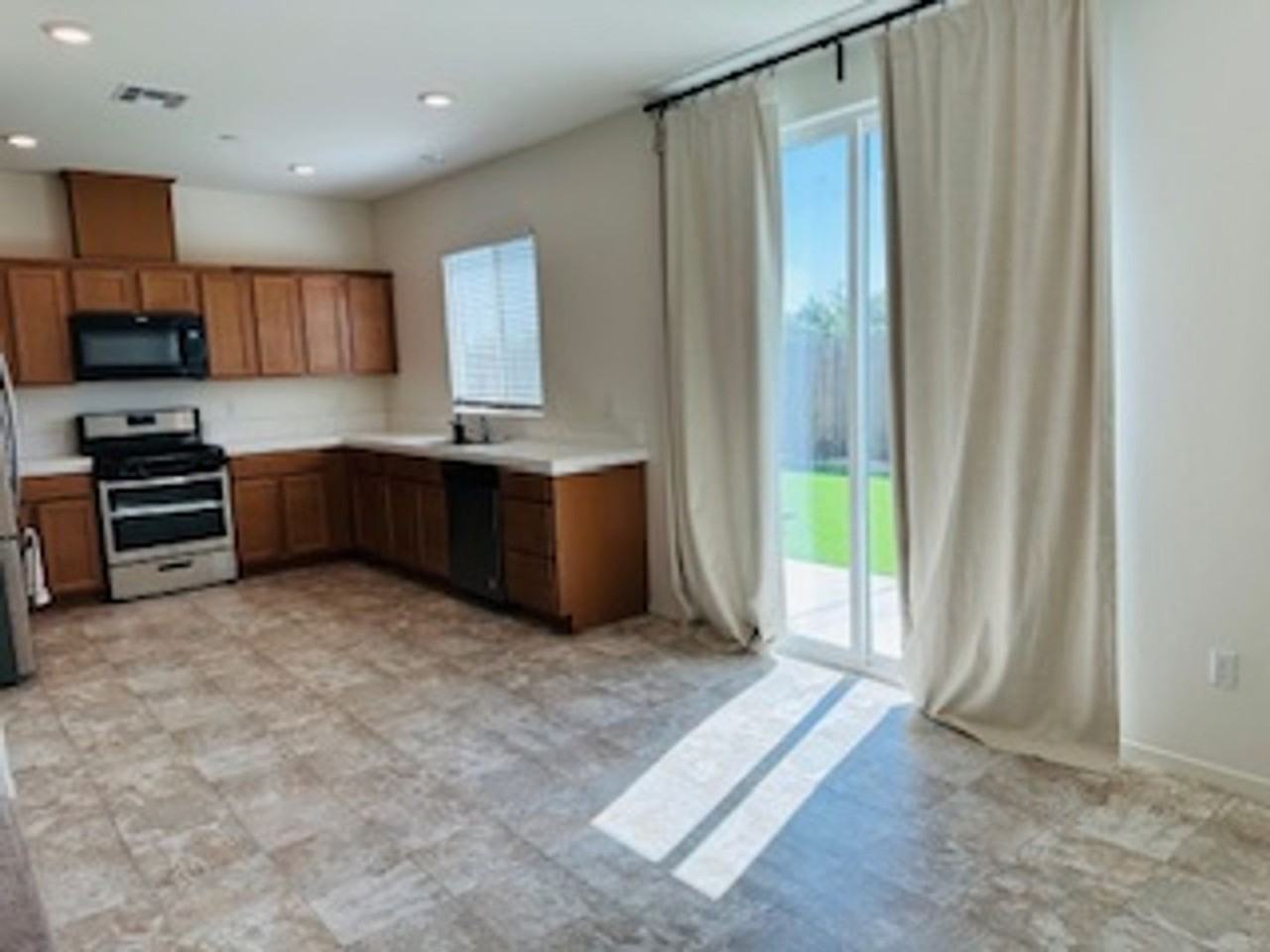 1552 Monte Vista Ave - Photo 3 of 16