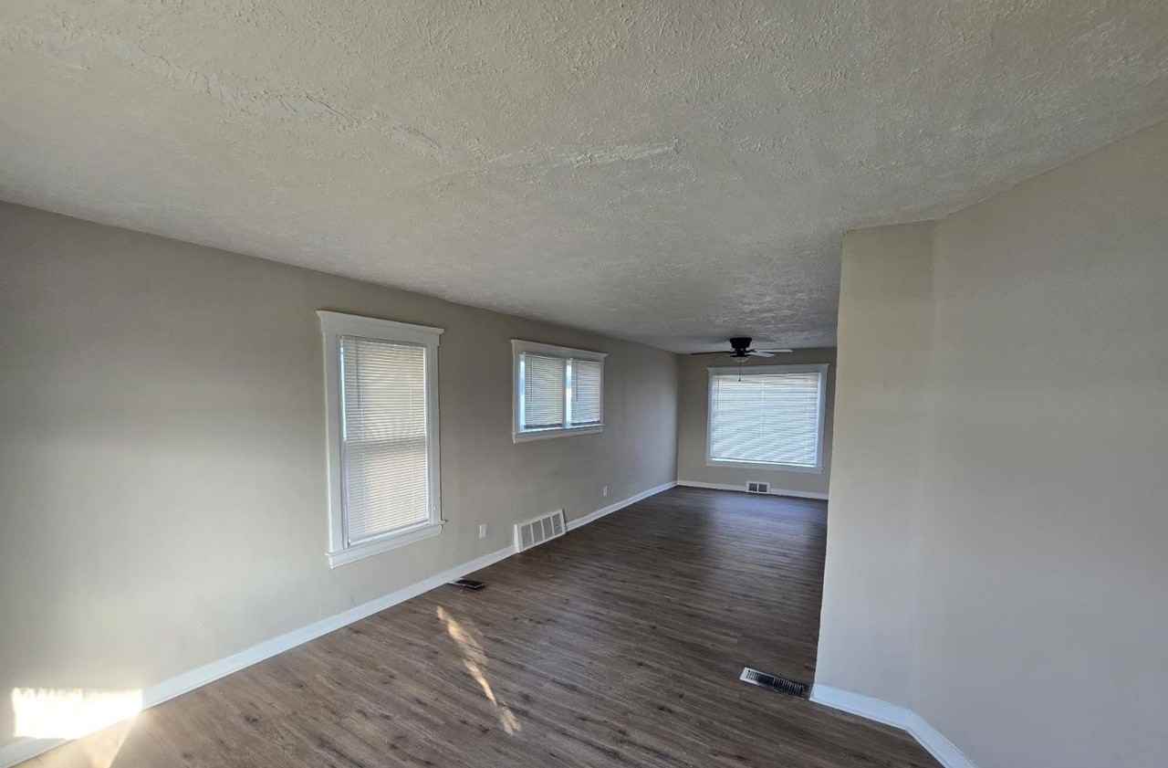 250 Beresford St - Photo 3 of 15