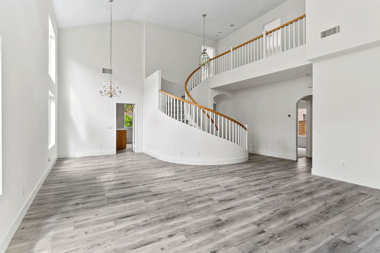 27901 Glenfield Cir - Photo 2 of 43