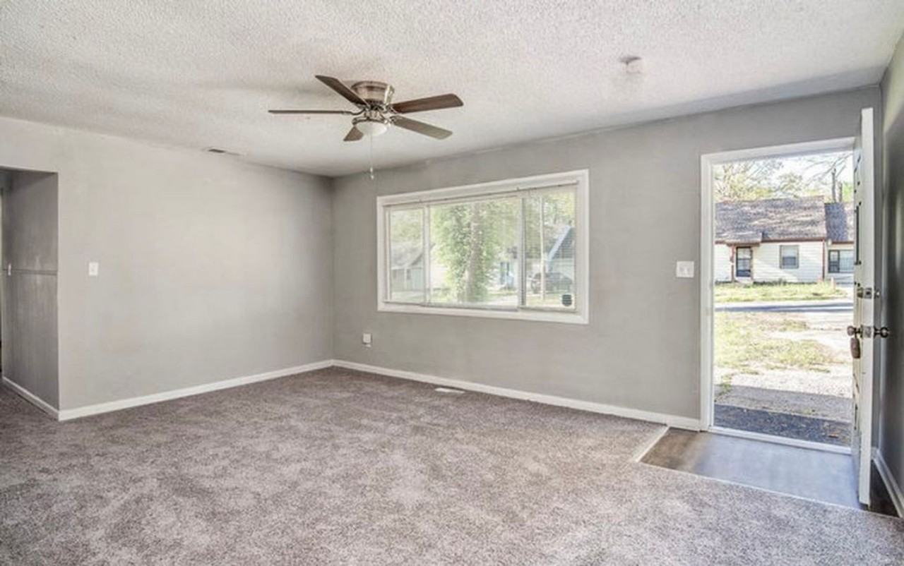 4712 E 44th St - Photo 3 of 11