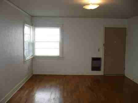 748 W 8th Ave - Photo 4 of 16