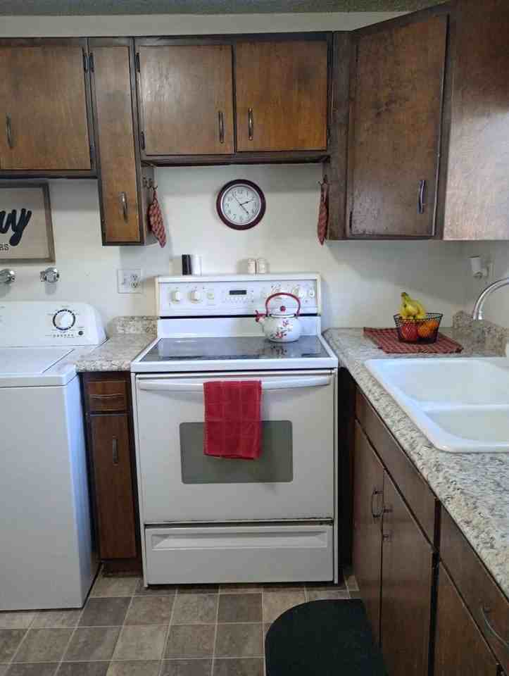 542 N 600 W #4 - Photo 2 of 9