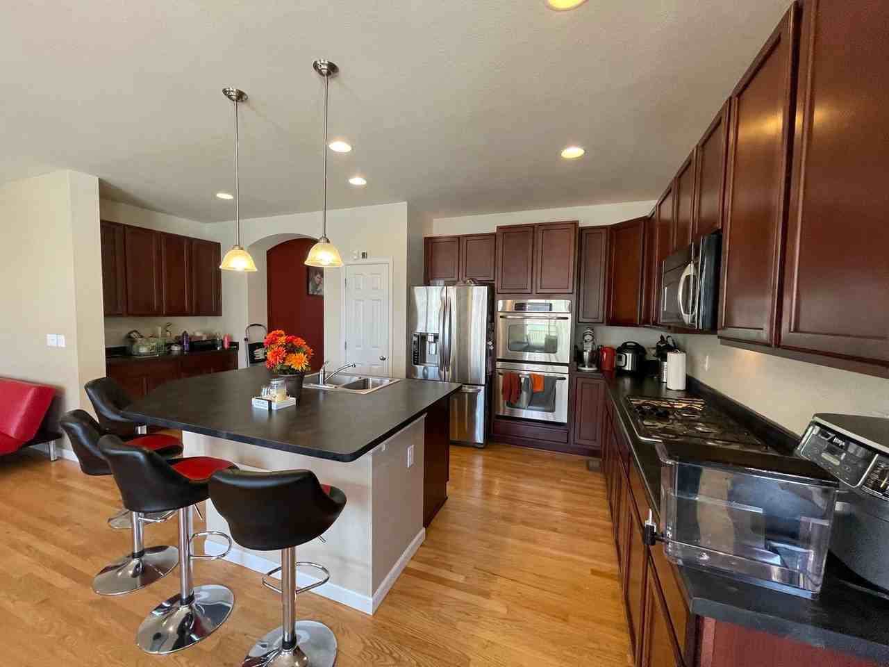 17784 Coral Burst St - Photo 4 of 45