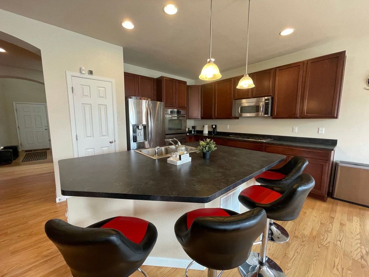 17784 Coral Burst St - Photo 5 of 45