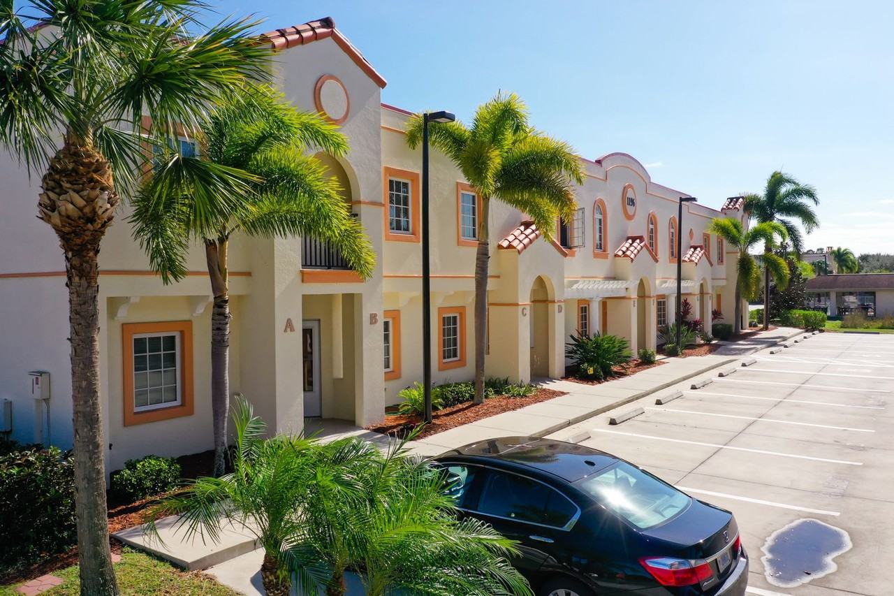 1196 Rio De Janeiro Ave #206F - Photo 4 of 49