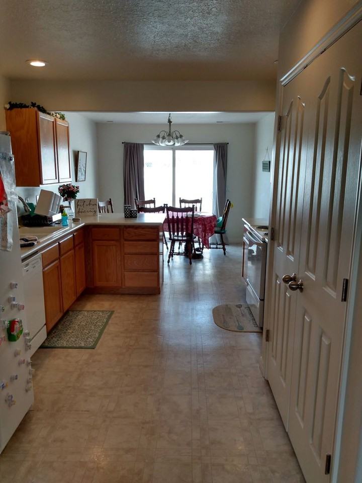 2874 W 1170 N - Photo 3 of 17