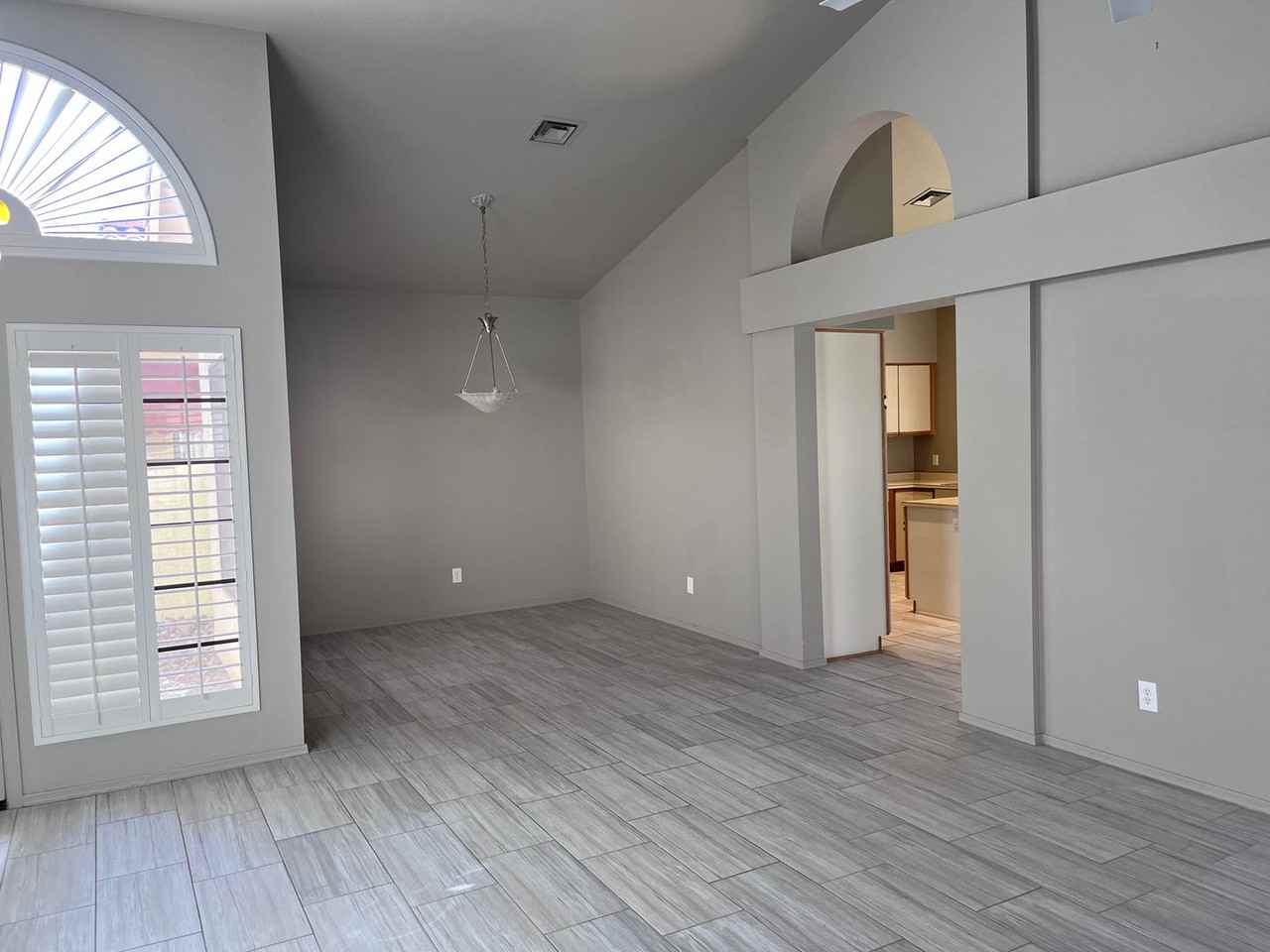 13524 N 103rd St - Photo 7 of 43