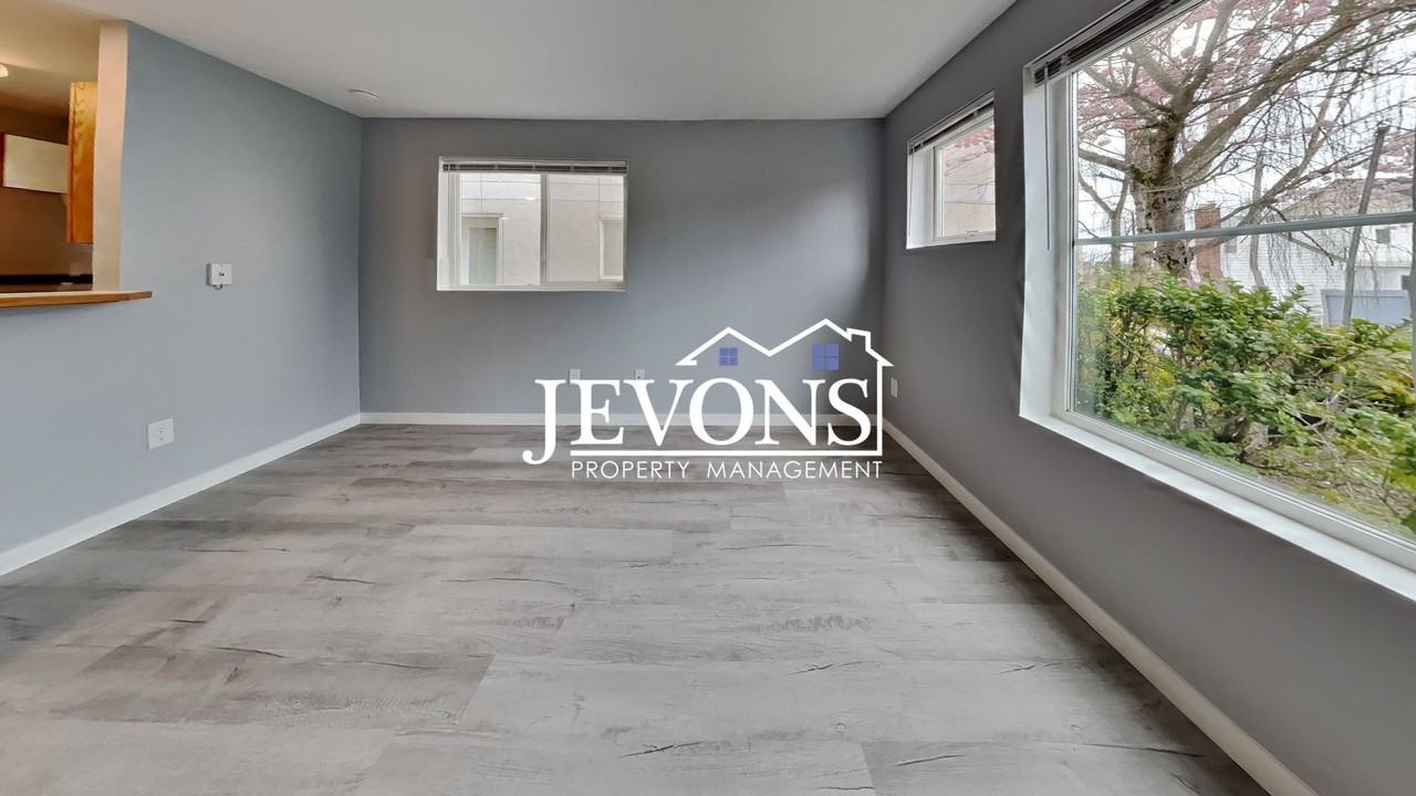 1012 NW 85th St Seattle, WA 98117 - Photo 6 of 25