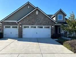 featured image of 3731 W Vine Ave