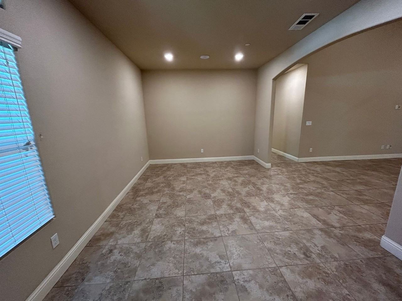 3731 W Vine Ave - Photo 3 of 13