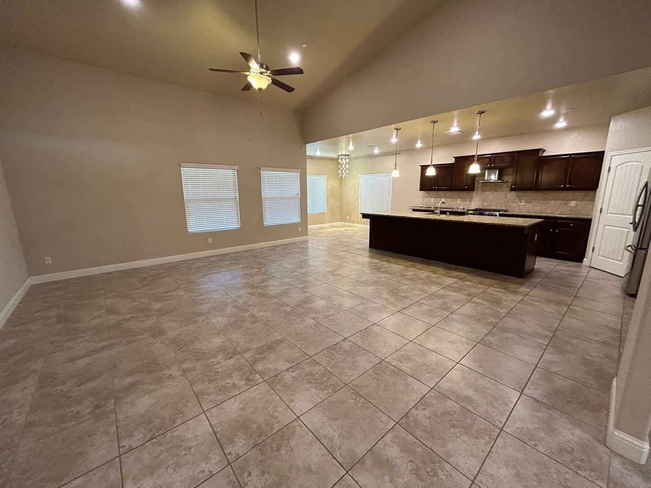 3731 W Vine Ave - Photo 5 of 13