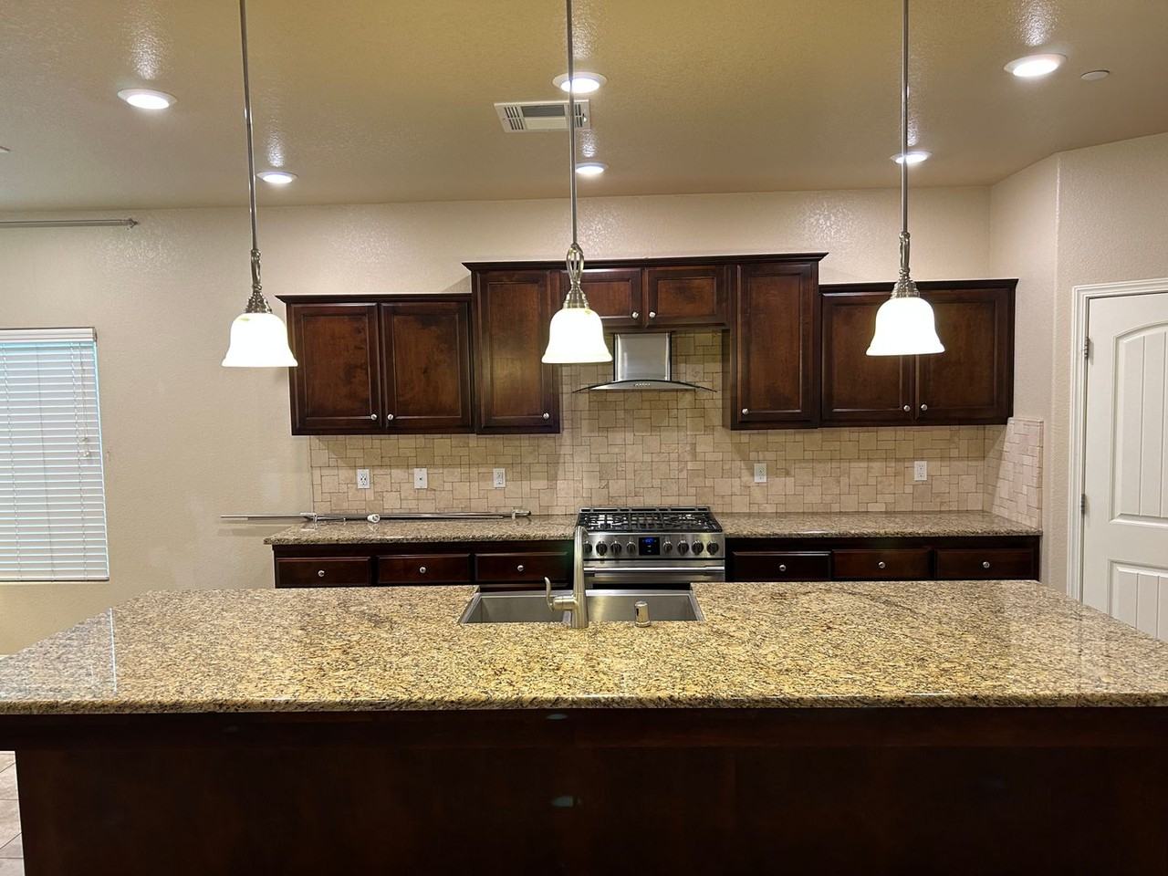 3731 W Vine Ave - Photo 6 of 13