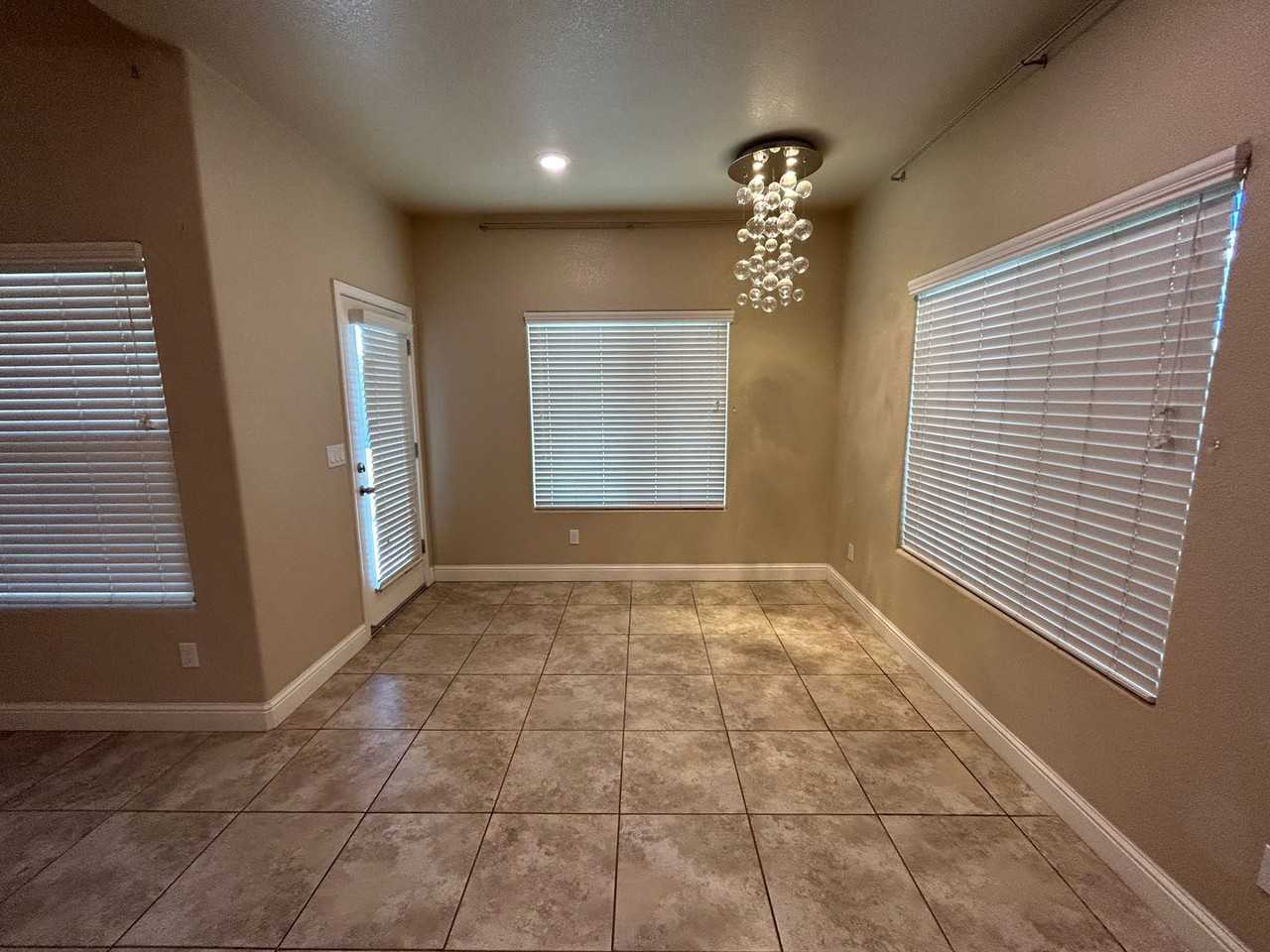 3731 W Vine Ave - Photo 7 of 13