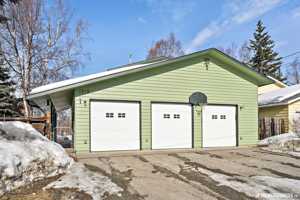 featured image of 1713 Northwestern Ave