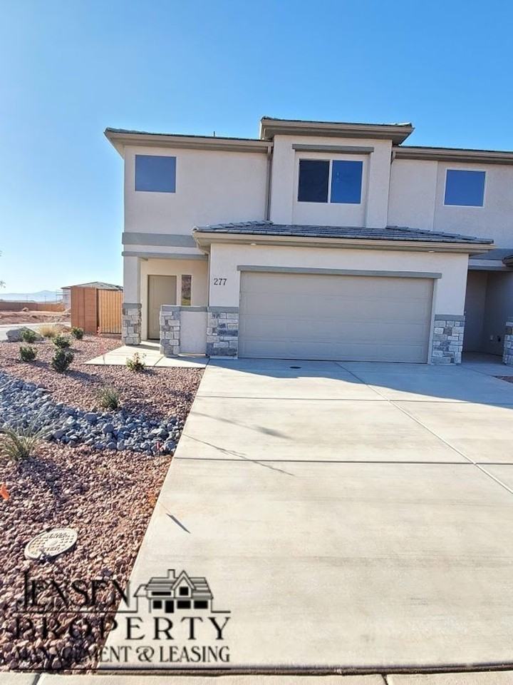 317 W Red Vista Dr - Photo 2 of 49
