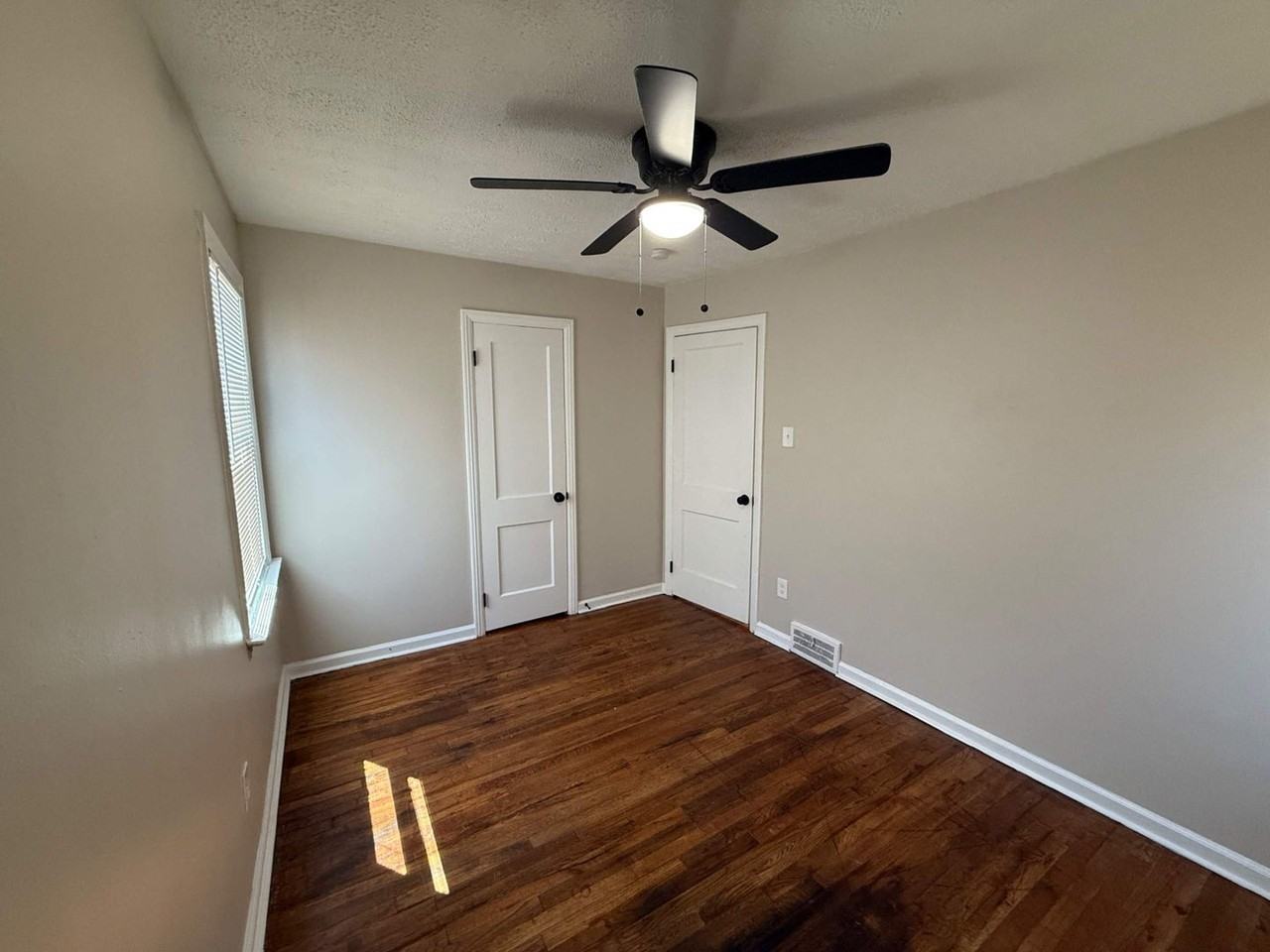 15700 Greenfield Road - Photo 3 of 9