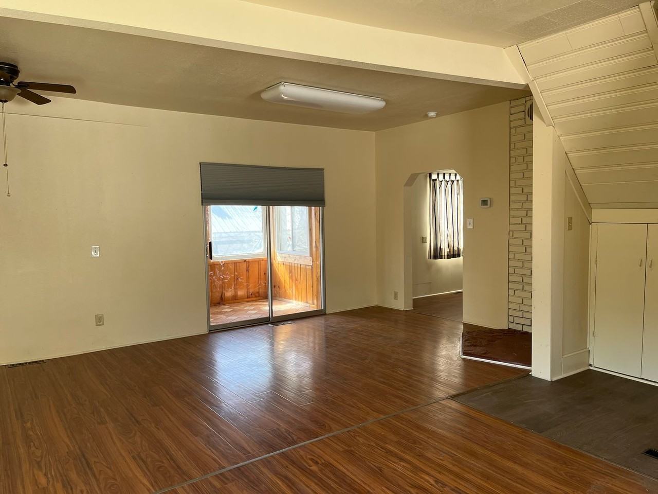 340 6th St - Photo 2 of 7