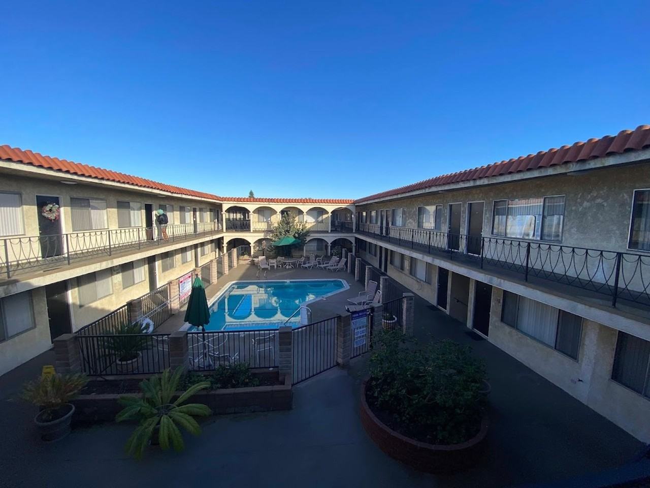 Monte Carlo Apartments - Photo 3 of 3