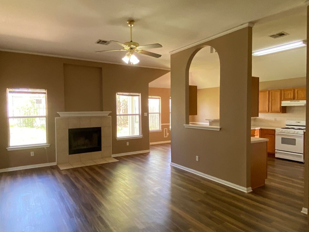 146 Meadowlark Cir - Photo 3 of 18