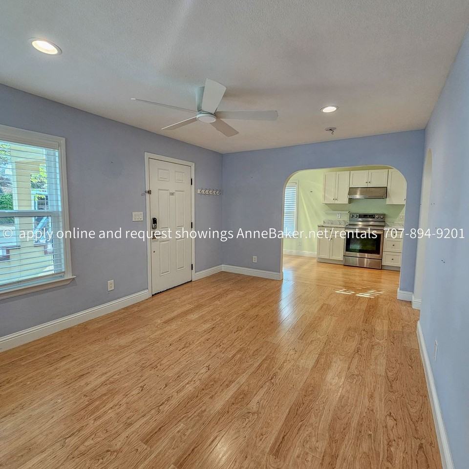 206 E 1st St - Photo 2 of 22