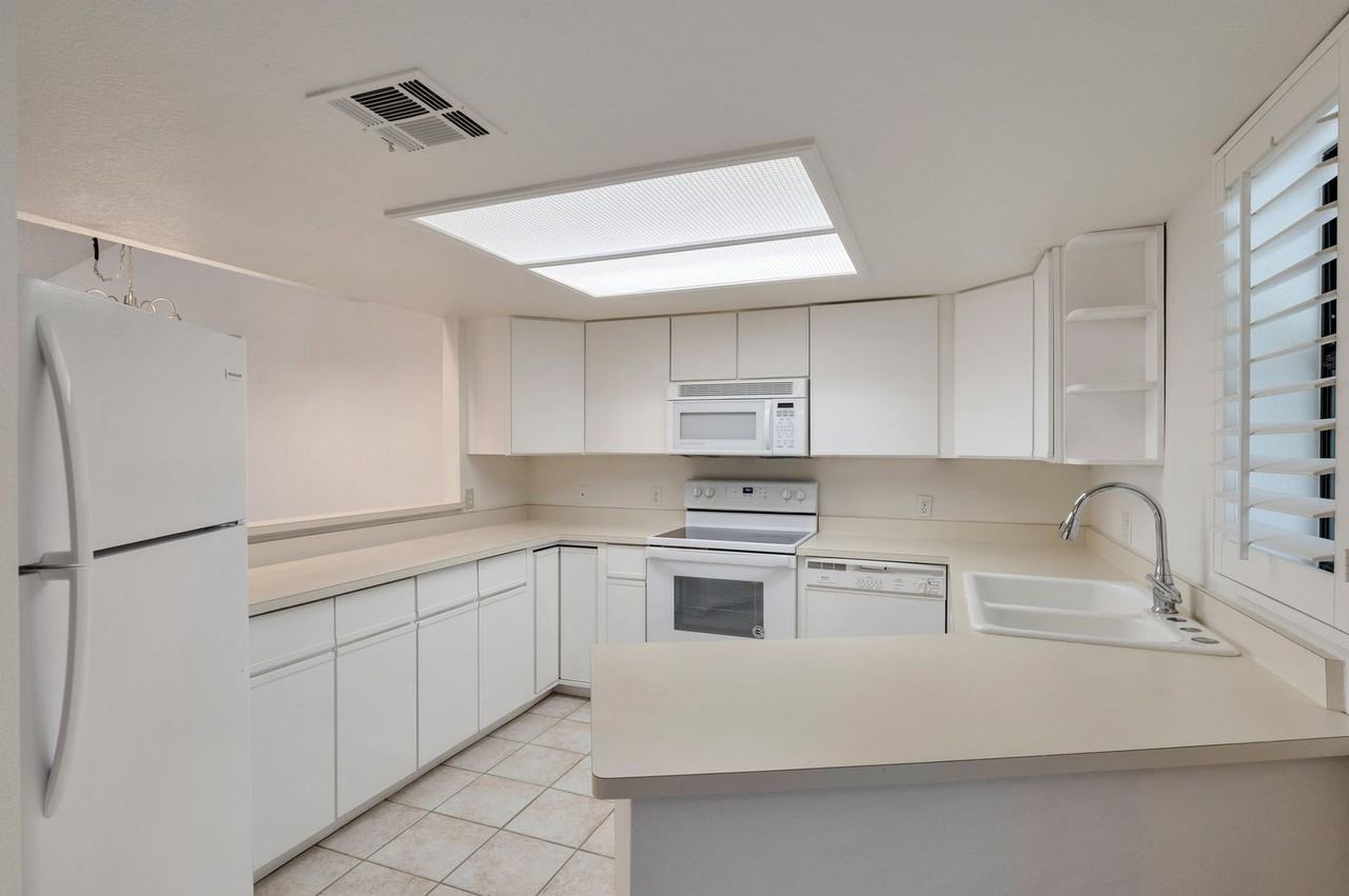 16739 E El Lago Blvd - Photo 5 of 15